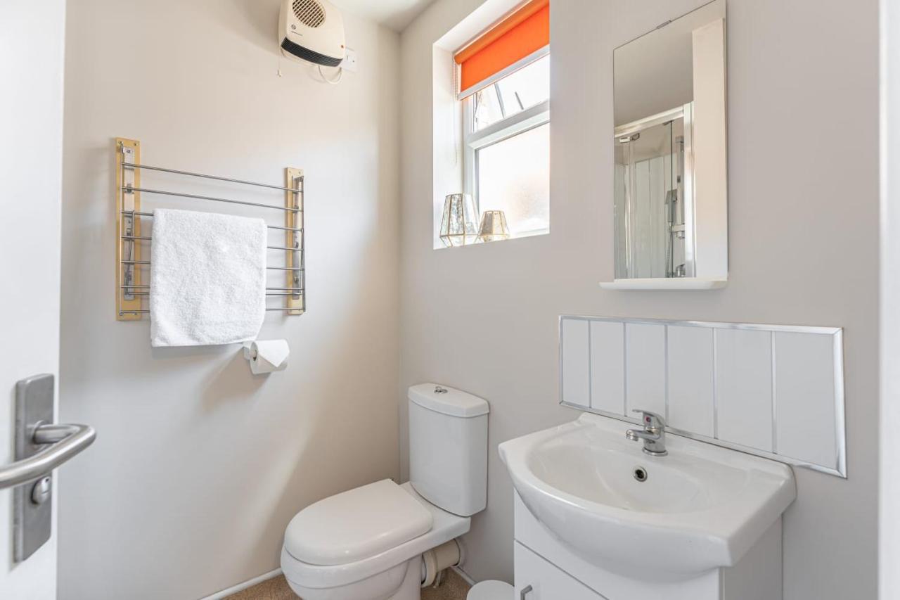 Superb One Bedroom Apartment In Coventry Cv1 *New* Bagian luar foto